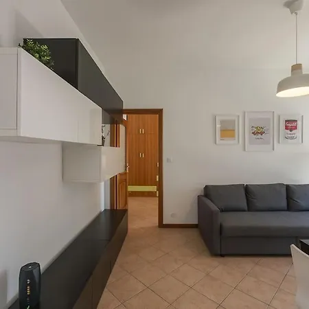 Youhosty - Zuretti42 * Milano